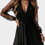 Calandra Vestido Mini Elegante con Escote Sofisticado y Silueta Favorecedora