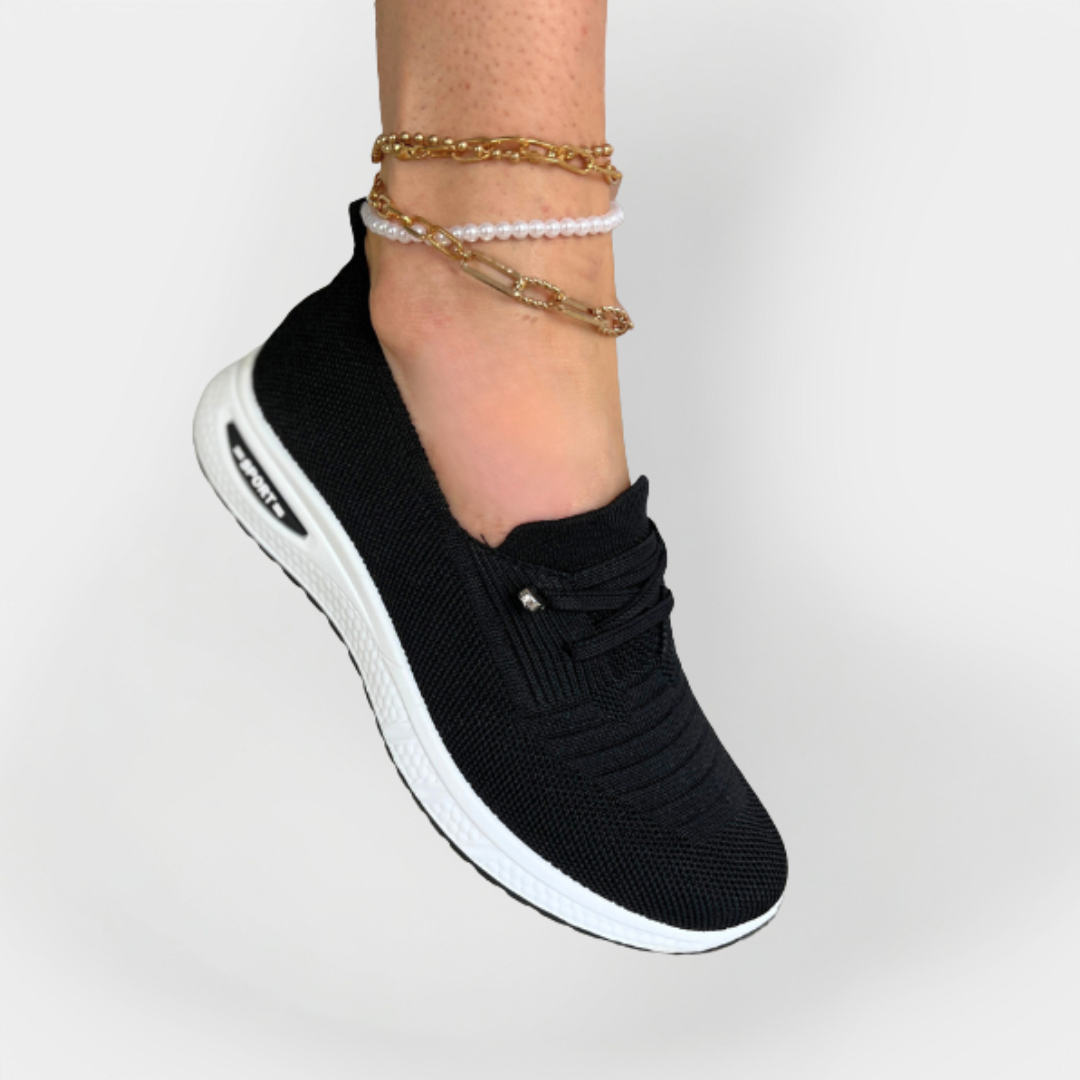 Sneakers i lätt material med flexibel sula