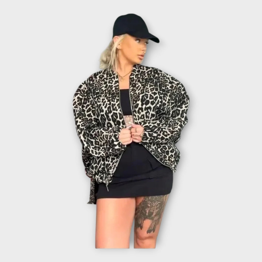 Krisztina – elegant tröja i grått