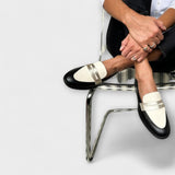 Xara | Mocasines Negros con Brillo Metálico