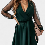 Calandra Vestido Mini Elegante con Escote Sofisticado y Silueta Favorecedora