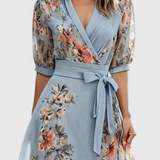 Arlet Vestido Midi Floral con Escote en V y Silueta Femenina