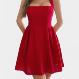 Kassandra Vestido Mini Halter con Espalda Abierta y Bolsillos